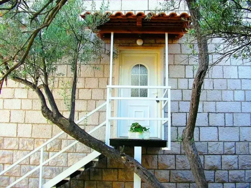 Apartments Lina - Three Bedroom Apartment With Two Balconies and Sea View