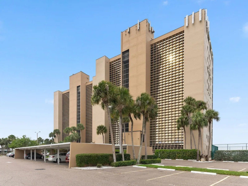 Reflections on the Gulf by Vtrips