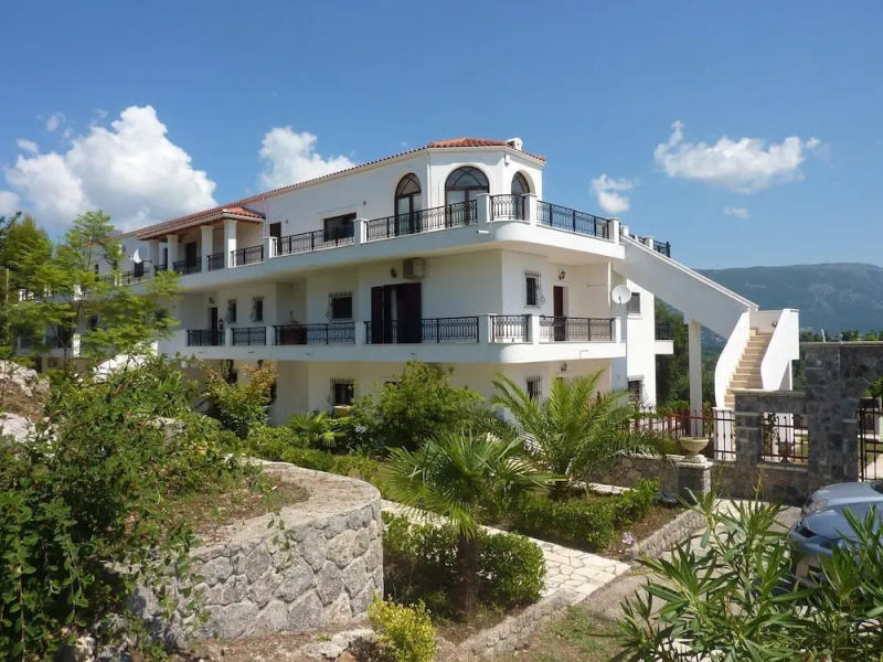 Marialice Apartments