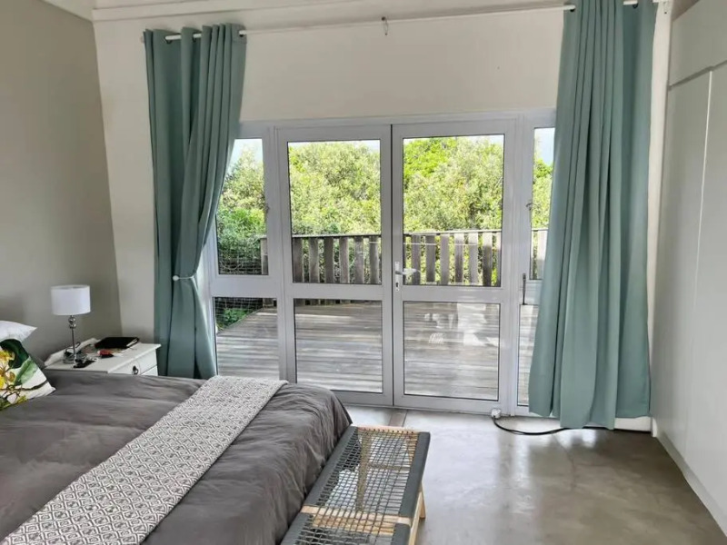 Amani Guesthouse. Cheerful home-away-from-home.