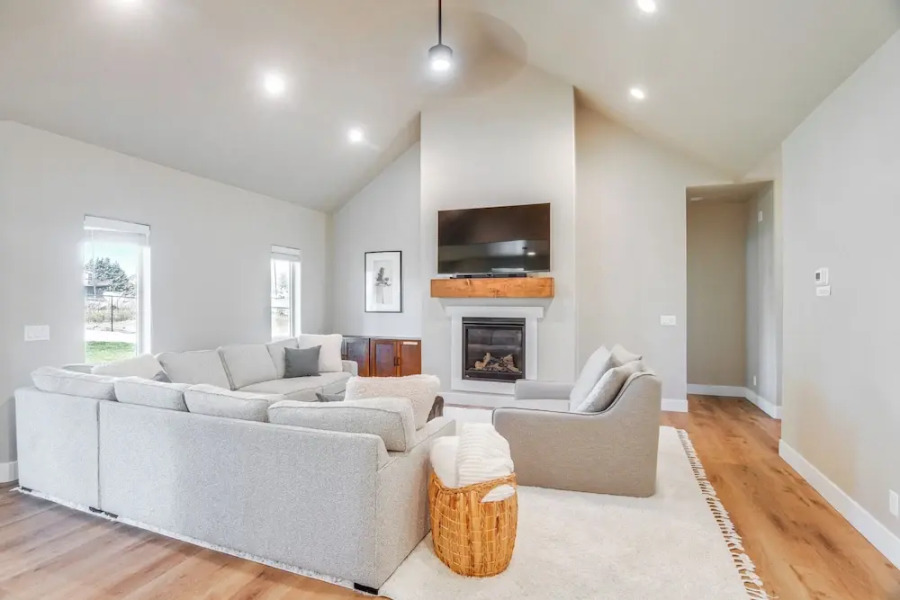 1 Mi to Pools: Chic Lava Hot Springs Home