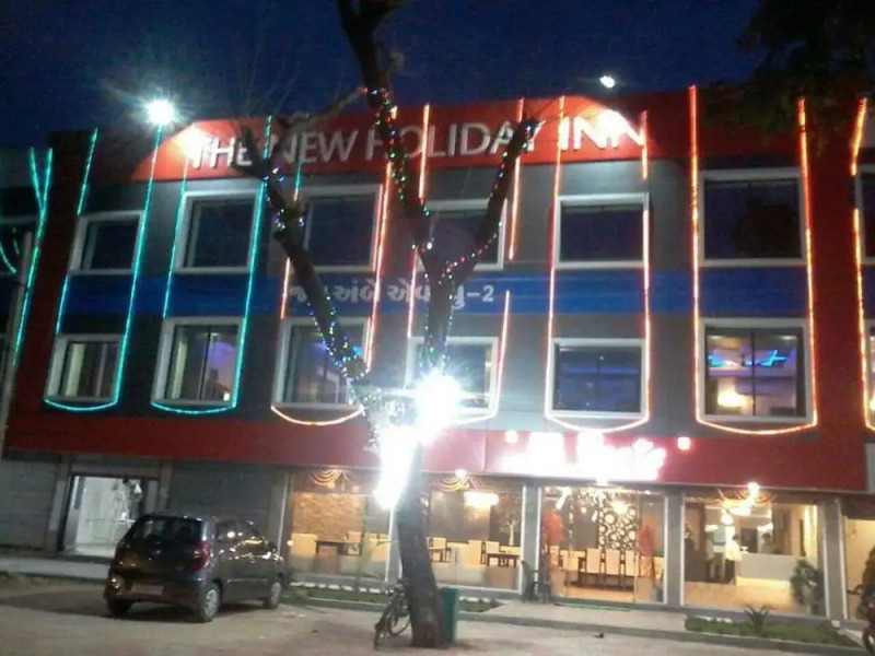 Hotel The New Holiday Inn