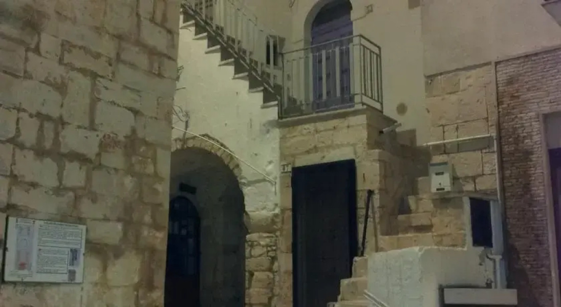 Charming Cozy Two Levels Studio