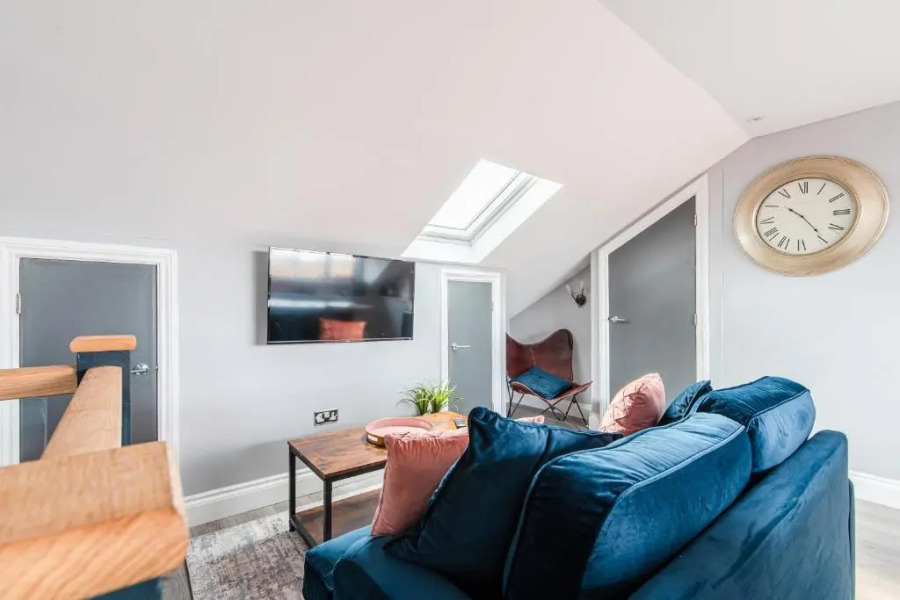 Lovely 2-bed double en-suite with Cathedral views