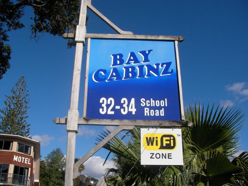 Bay Cabinz Motel