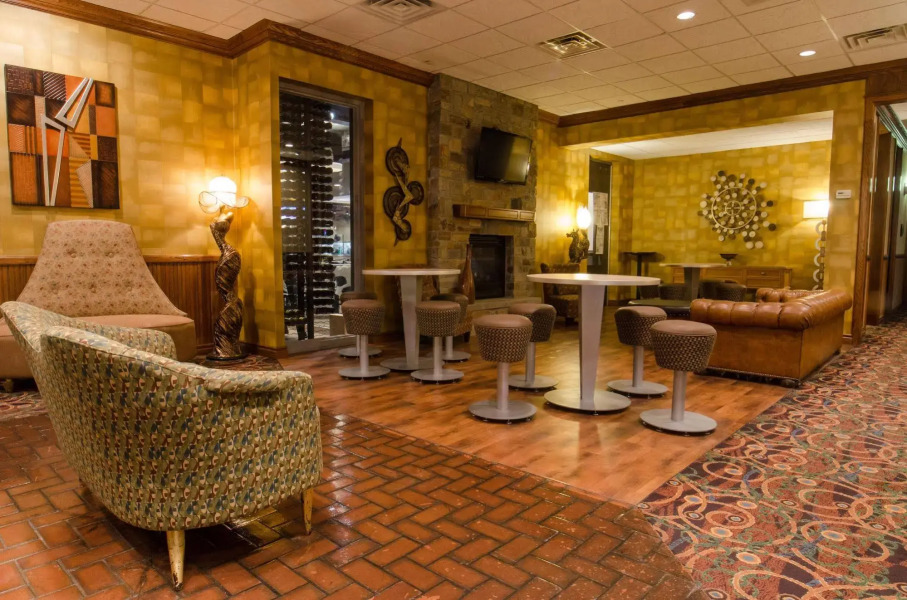 El Rancho Hotel