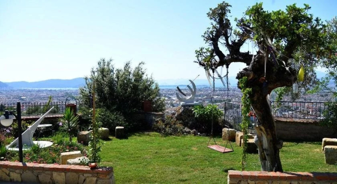 Sundial Hotel & Restaurant