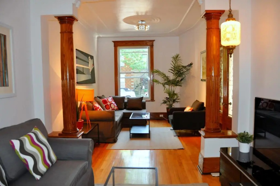 Le Laurier Cottage by HomeInMontreal