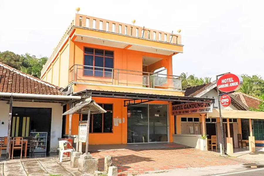 OYO 90034 Hotel Gandung Yunior