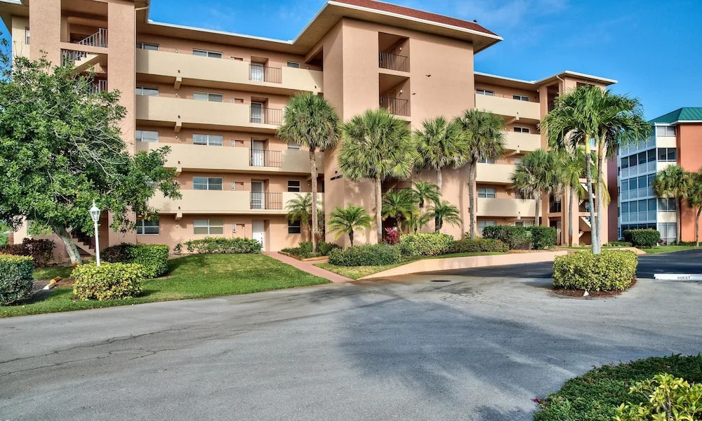 Capri Golf Condo 2 Bedroom Home by NFVH