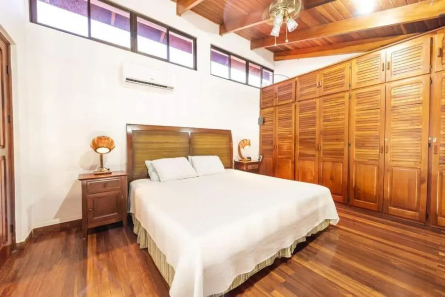 Beachfront Home Enjoy in Family at VILLA SIEMPRE Sand in your feet Surf and relax