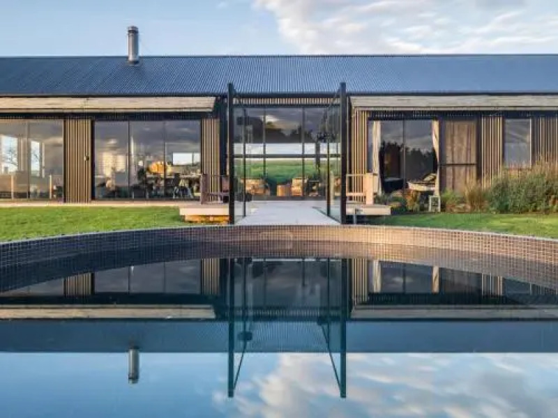 THE SHED Gerroa 4pm checkout on Sundays and Public Holidays