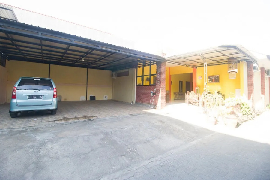 RedDoorz Syariah near Keraton Sumenep