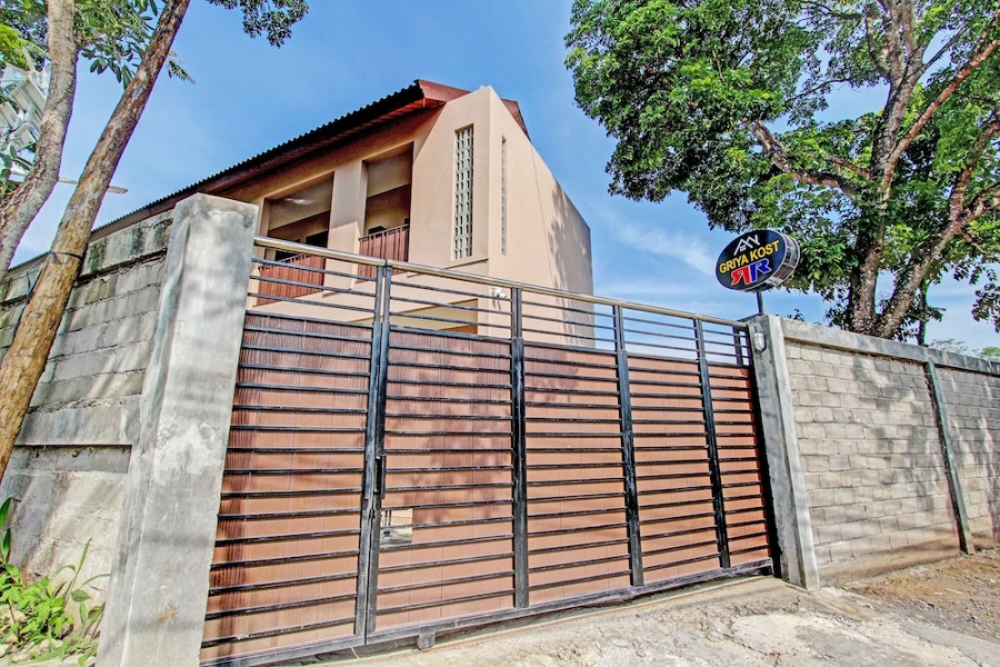 OYO Life 93497 Griya Kost Rr