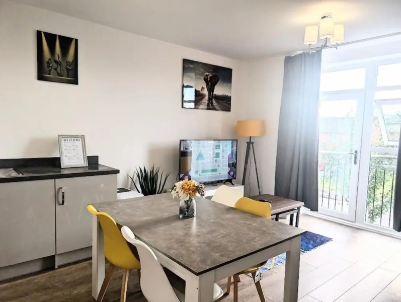 Rugby - Apartment - Sleeps 4 - Parking