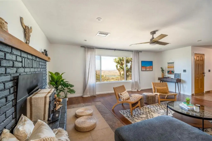 The Full Moon, Joshua Tree: Hot Tub, Sauna, Views