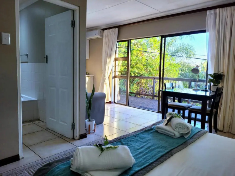 Tropical Seaside Suite 14