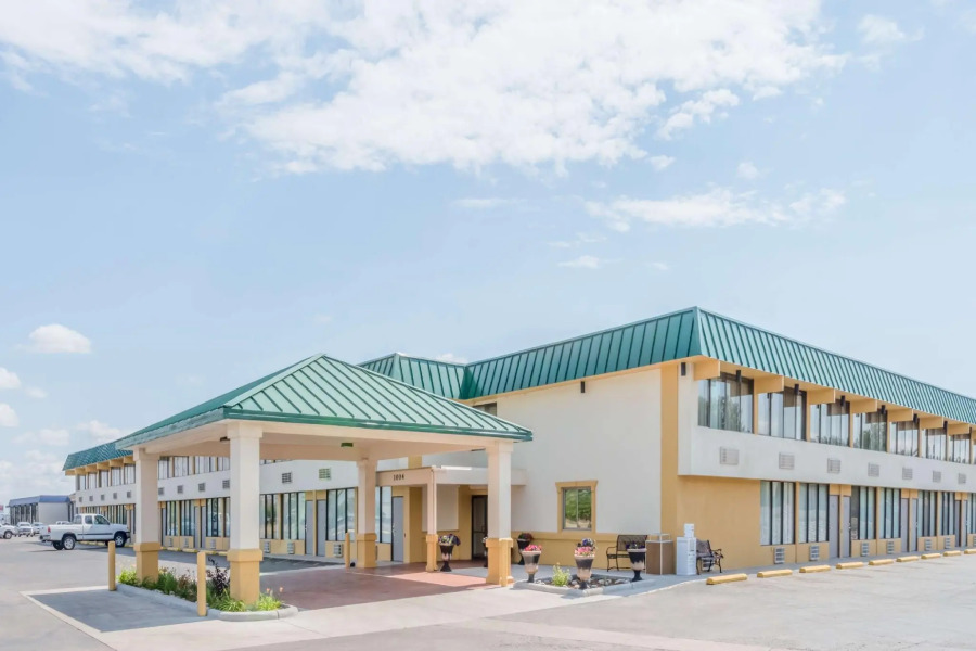 Howard Johnson by Wyndham Gillette