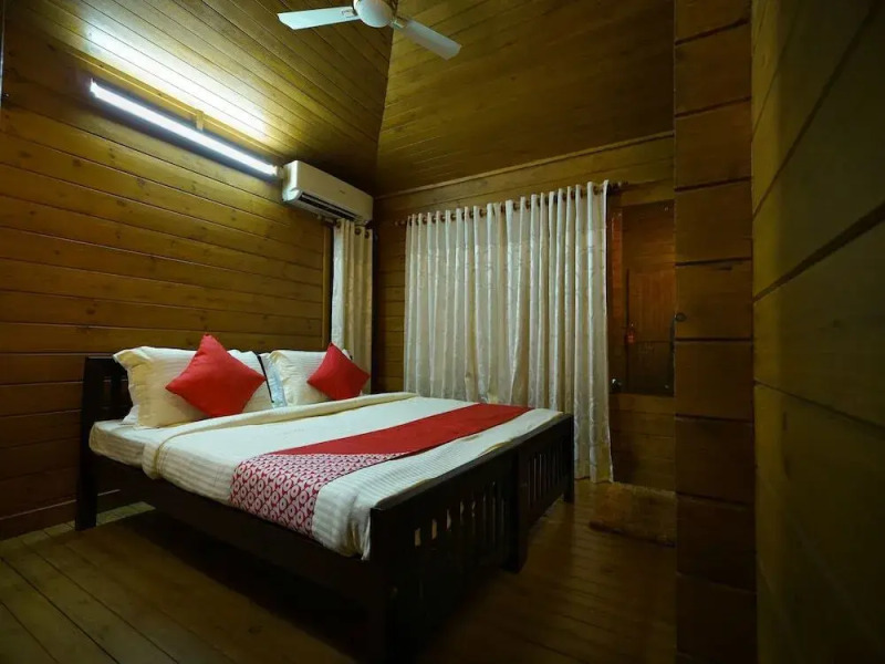 OYO 14514 Home Riverside Cottage Vyttila