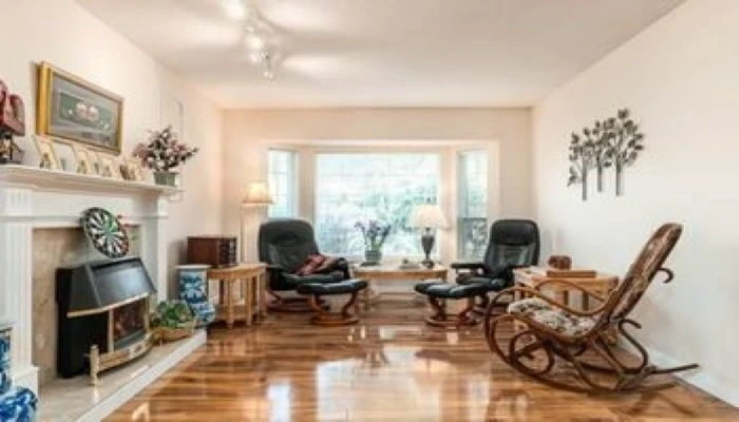 White Rock Sunny Home