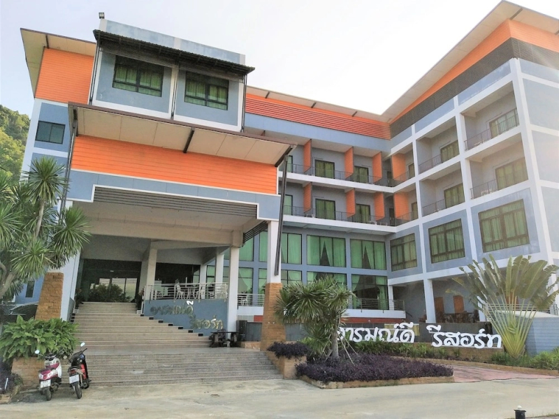 Aromdee Resort