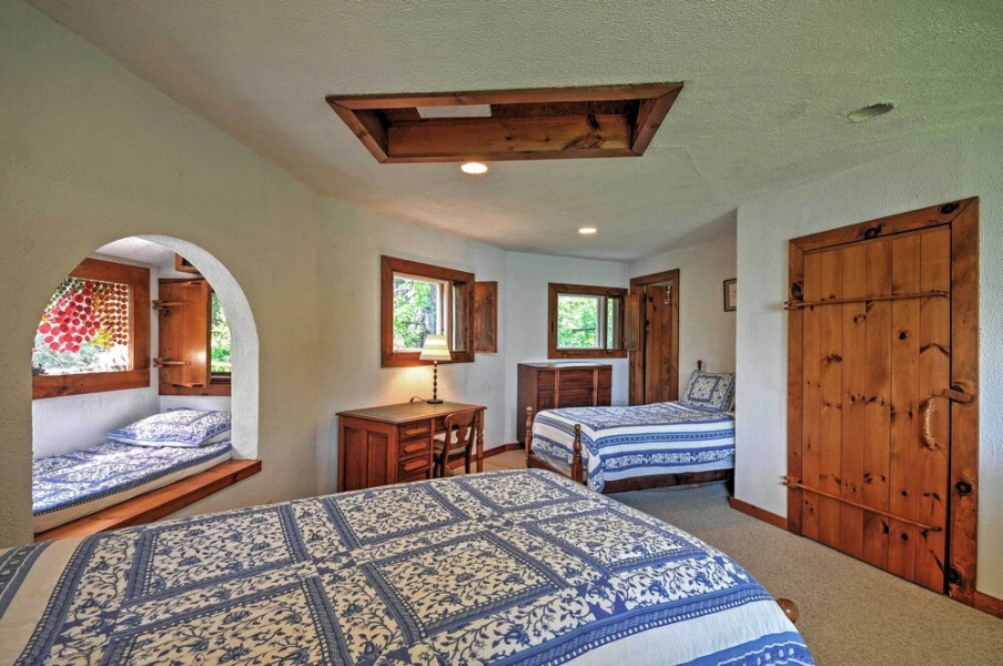 'dragonwood Castle' on Waterfront w/ Stunning View