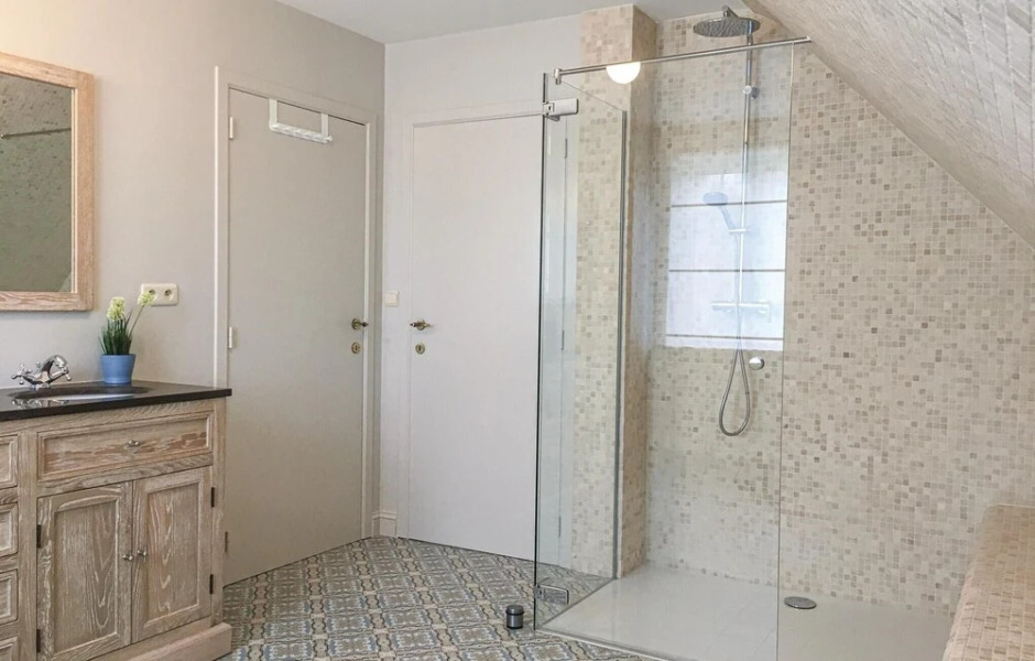 Stunning Home in Wellen With 4 Bedrooms and Wifi