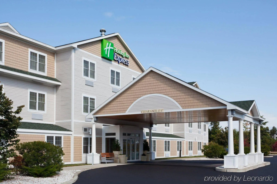 Holiday Inn Express Hotel & Suites Freeport by IHG