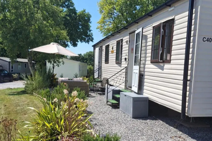 Llanarmon-yn-ial 3-bed Caravan, Sleeps 6