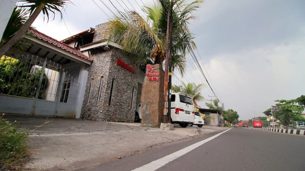 Watusaman Homestay By The Grand Java