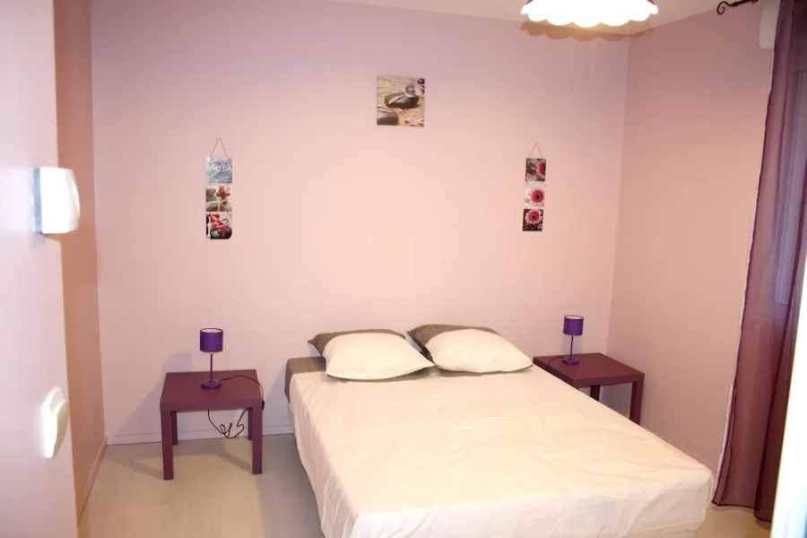 House With 2 Bedrooms in Eyliac, With Enclosed Garden and Wifi