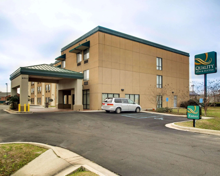 Quality Inn &  Suites Hattiesburg North