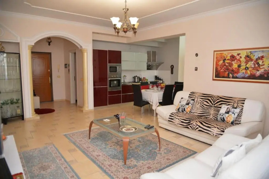 Lovely 2-bedroom condo near the City center