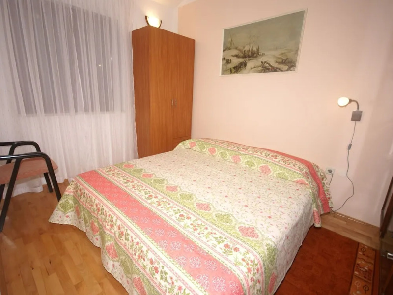 Spacious and Comfortable House With Beautiful Garden Near Tar and Beach 900 m