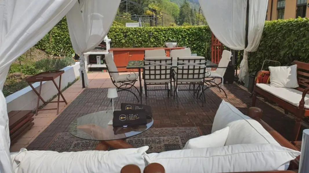 THE SECRET SUITE FIRST - Lake Endine - M01018