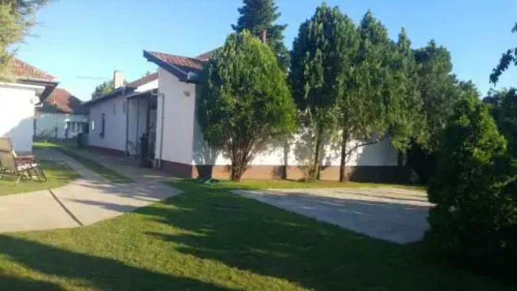 Sobe Rooms Szobák Zimmer KIS