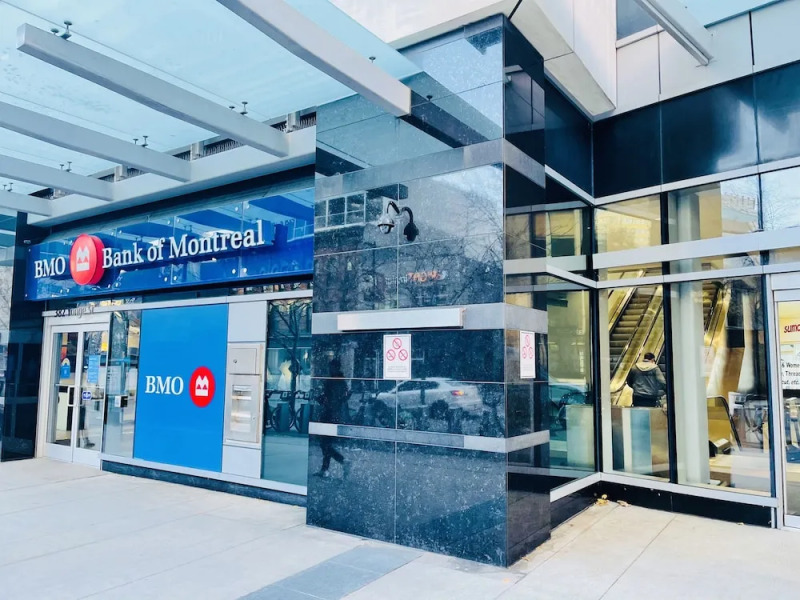 Atlas Suites - Bay & College