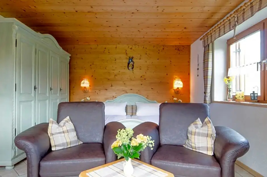 Heumann_s Blockhaeuser am Wald