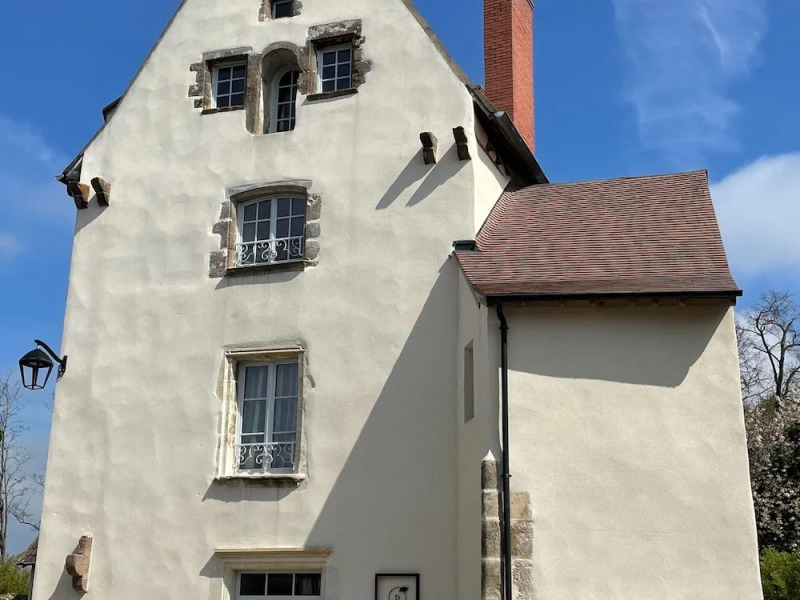 Beautiful Holiday Home With Swimming Pool