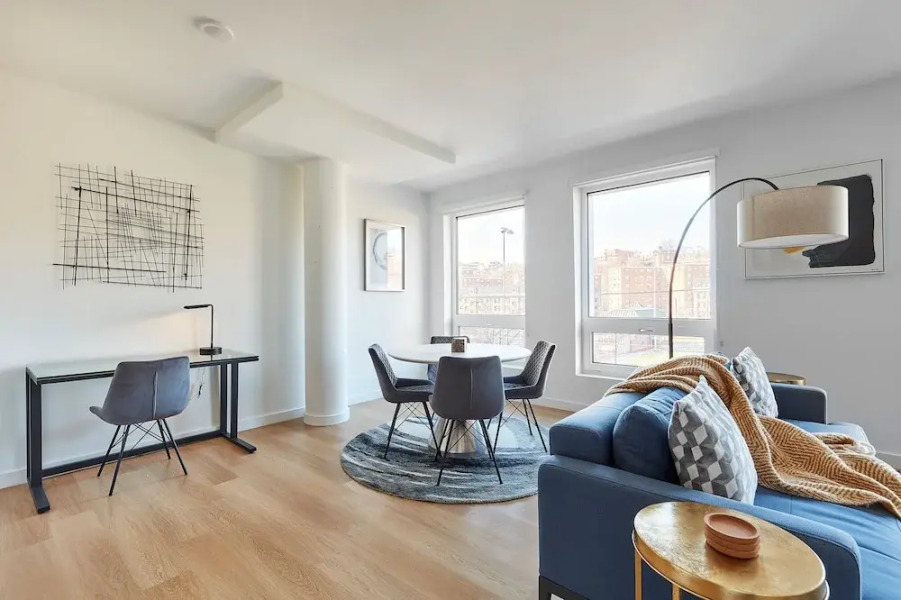 Stylish 2 BR w Roof Deck Access - Mins to NYC