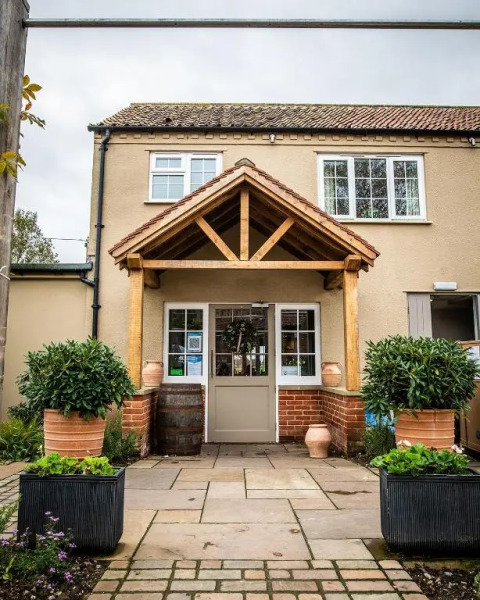 The Three Horseshoes