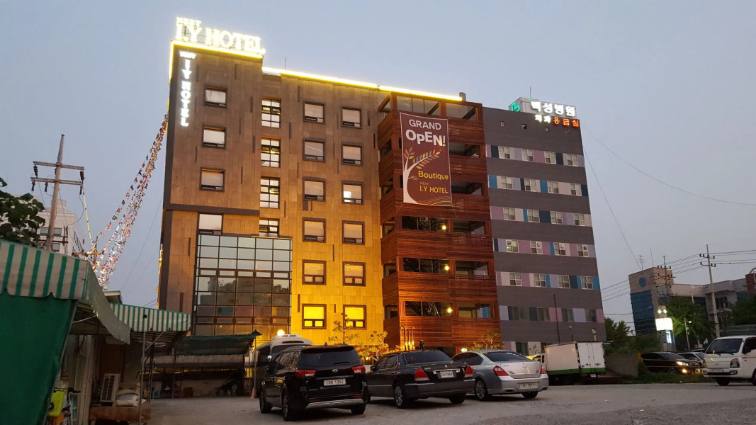 I.Y Hotel