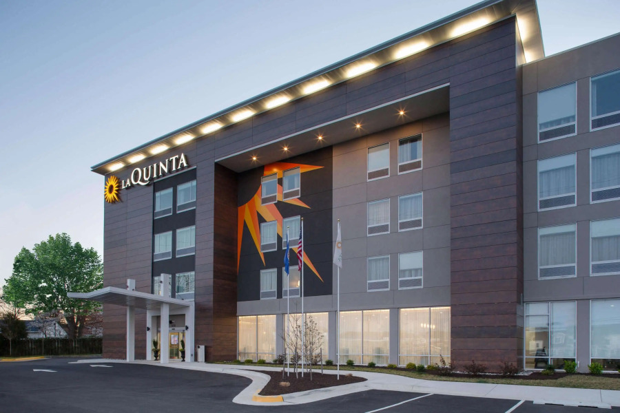 La Quinta Inn & Suites by Wyndham Manassas Va-Dulles Airport
