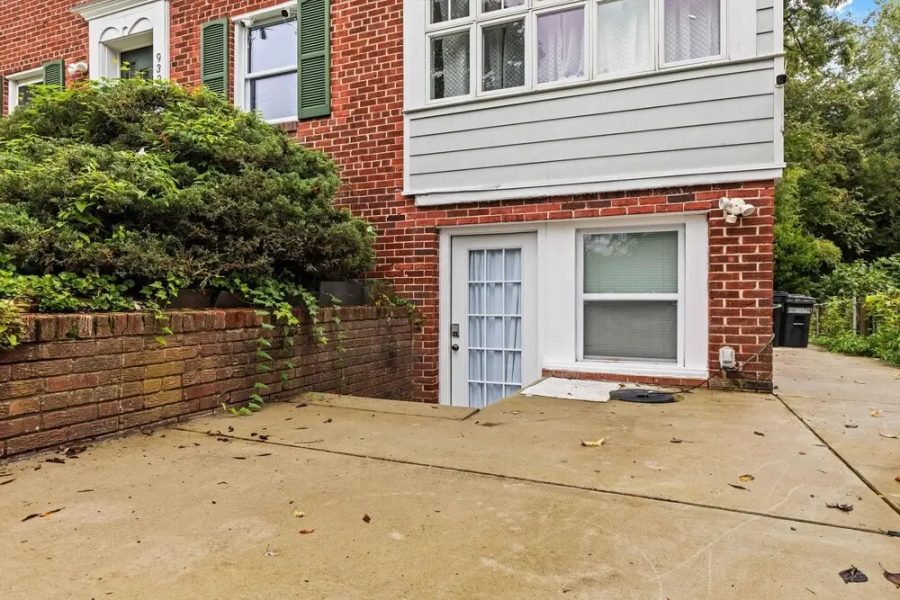 Cozy 1-bedroom Garden Apartment