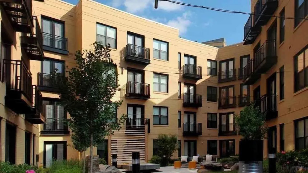 1919 Clarendon by Executive Apartments