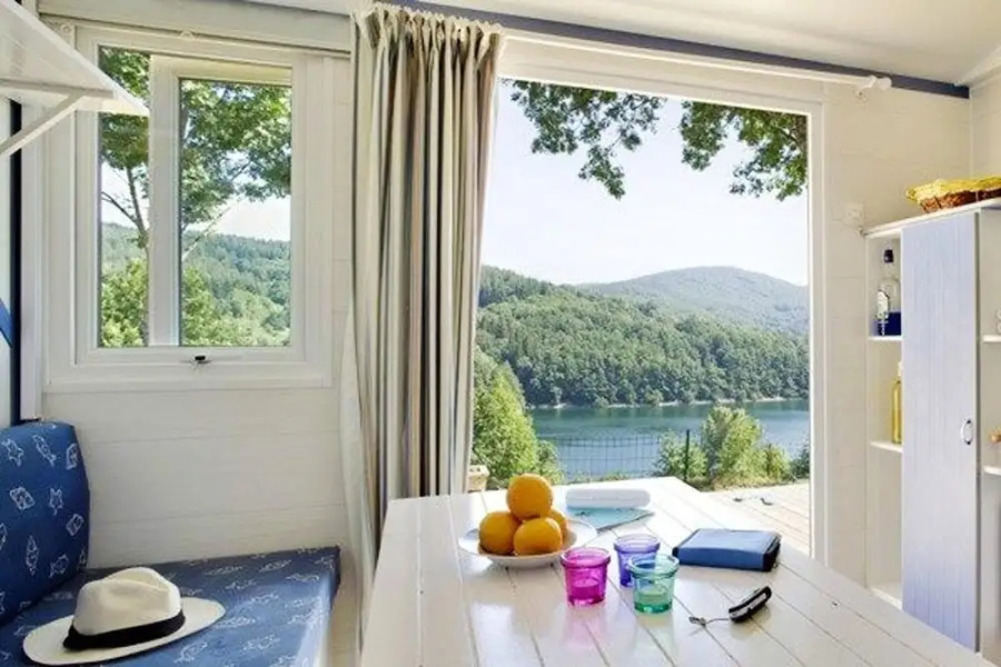 Property With 2 Bedrooms in Nages, With Wonderful Lake View, Pool Acce