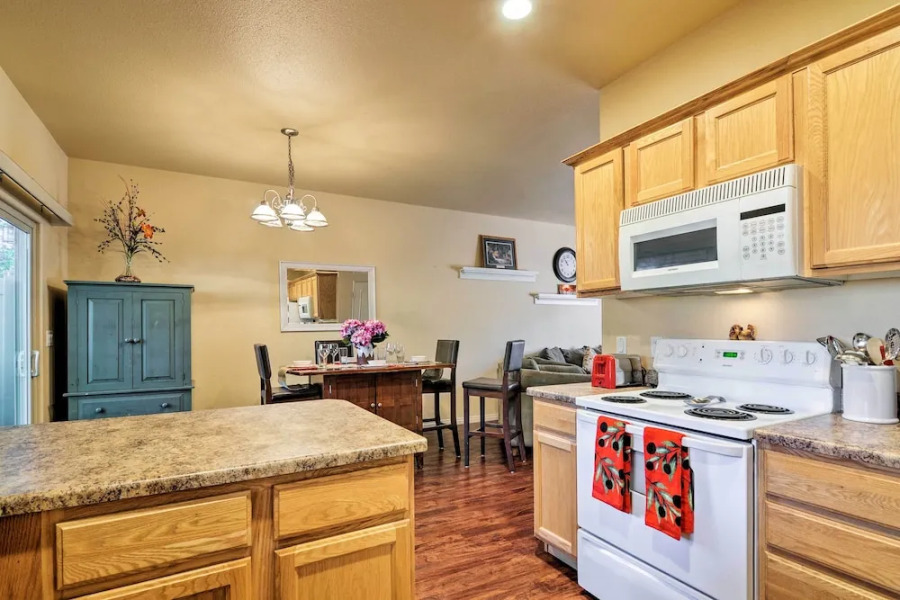 Kanab Condo w/ Pool & AC < 1 Mi to Attractions!