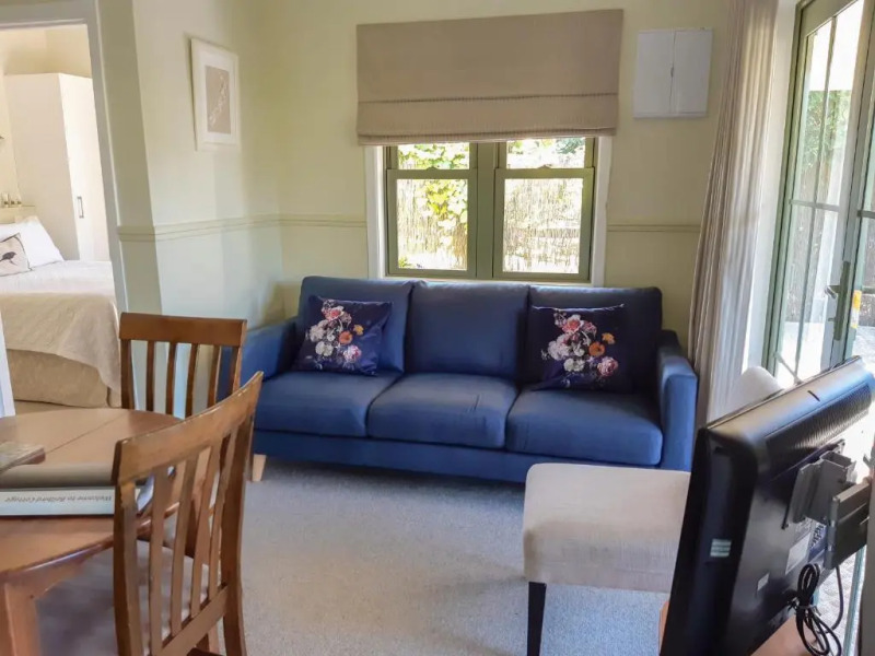 Clive Colonial Cottages