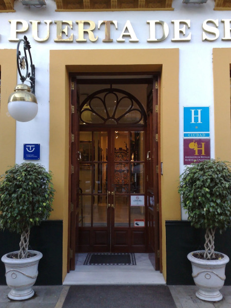 Basic Hotel Puerta de Sevilla
