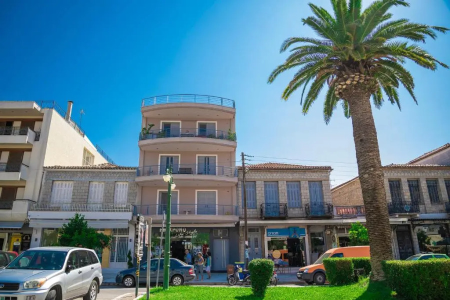 Laconian Collection Amanda's Boutique Apartment